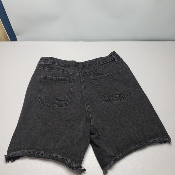 Wild fable high rise Bermuda black denim distressed jean shorts women's size 12 - Picture 5 of 13